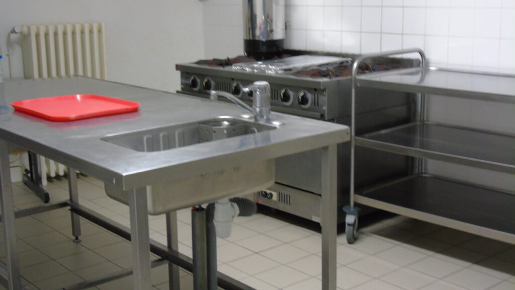 Cuisine semi professionnelle pour salle des fêtes